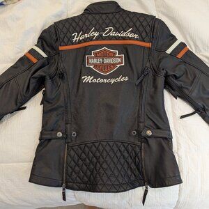 Women's size Med Authentic Leather Harley Davidson Jacket